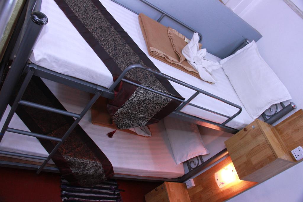 20Th Street Hostel Янгон Екстериор снимка